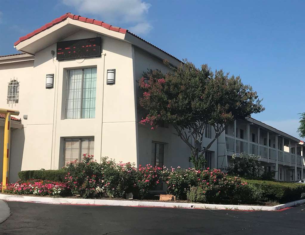 Red Roof Inn Plano Exterior photo